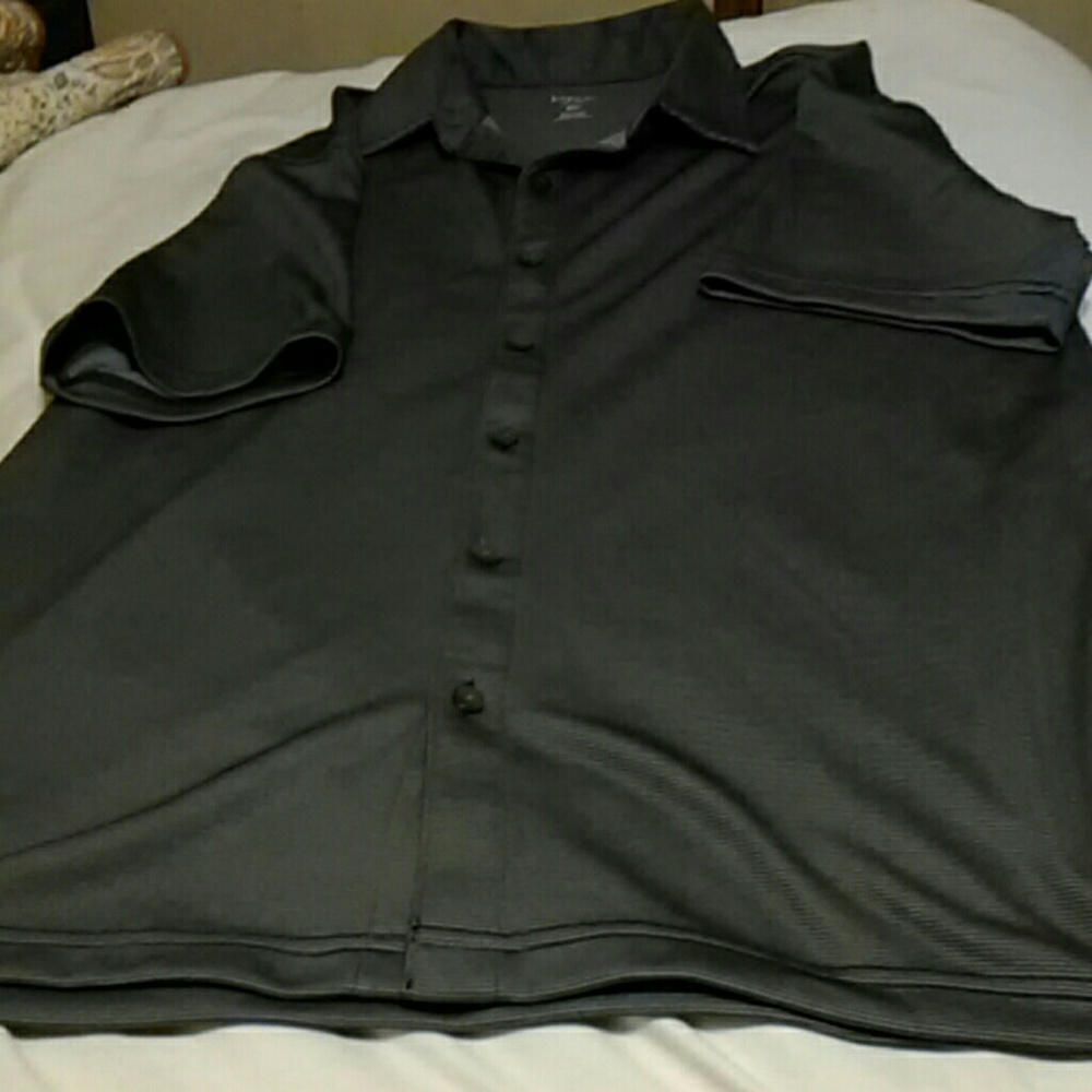 Haggar men's button-down shirt